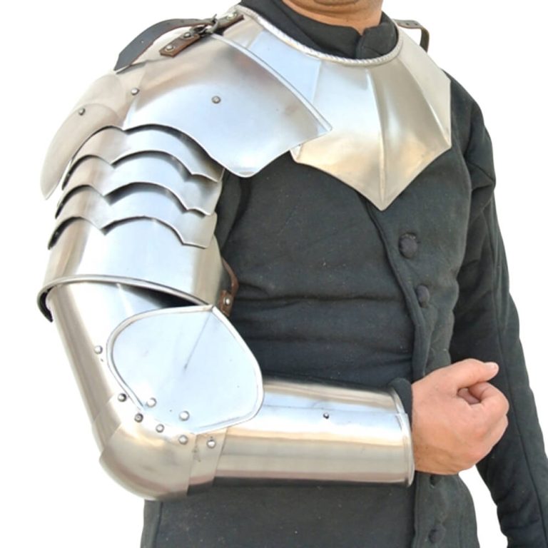 Arms Armor with Asymmetrical Pauldrons