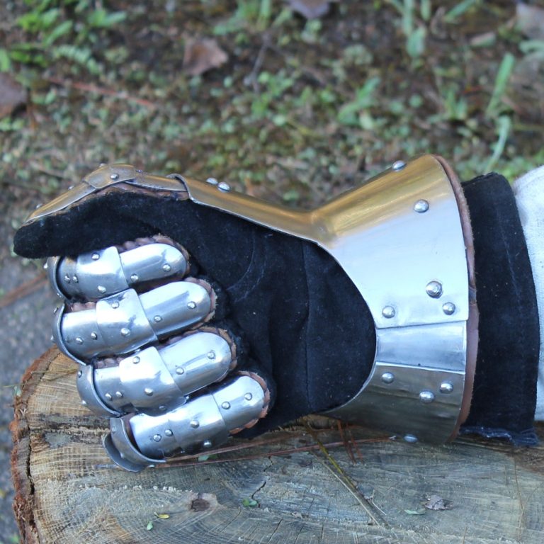 14th Century Crusader Hourglass Gauntlets