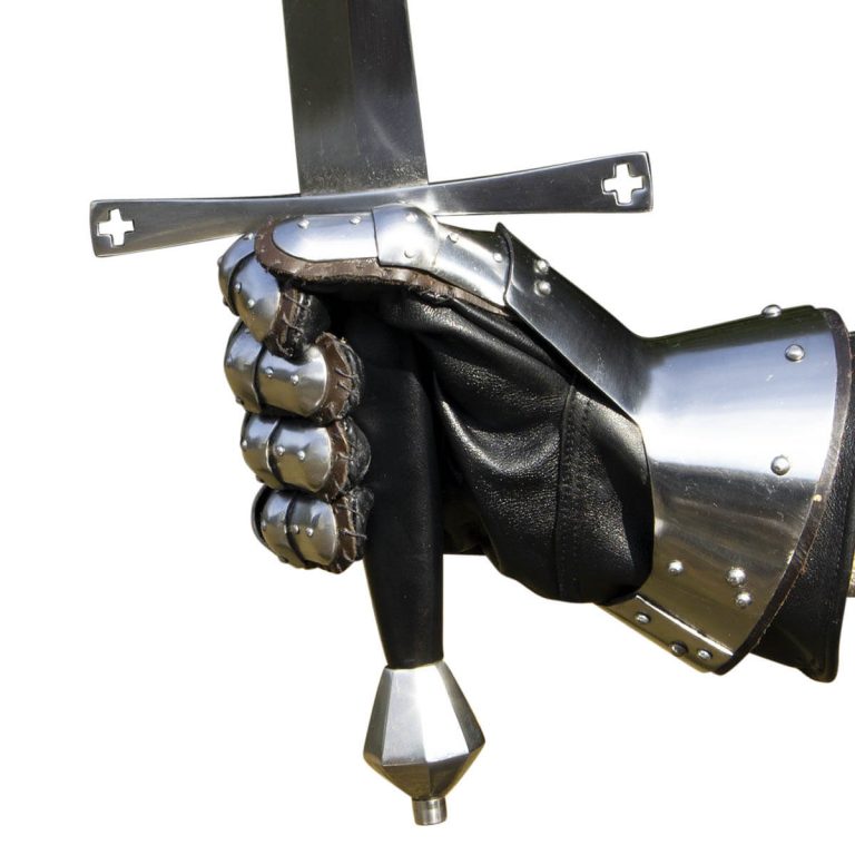 Articulated Hourglass Gauntlets