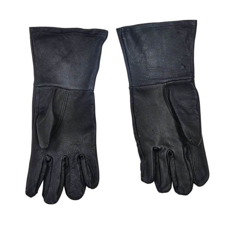 Black Leather Swordsman's Gauntlets
