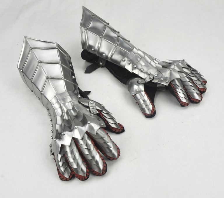 Dark Champion's Gothic Gauntlets