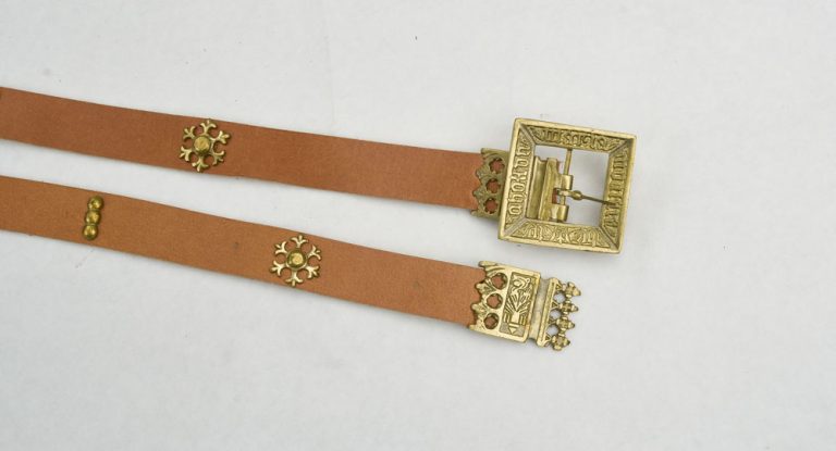 Knightly Medieval Belt with Brass Rosettes - Tan