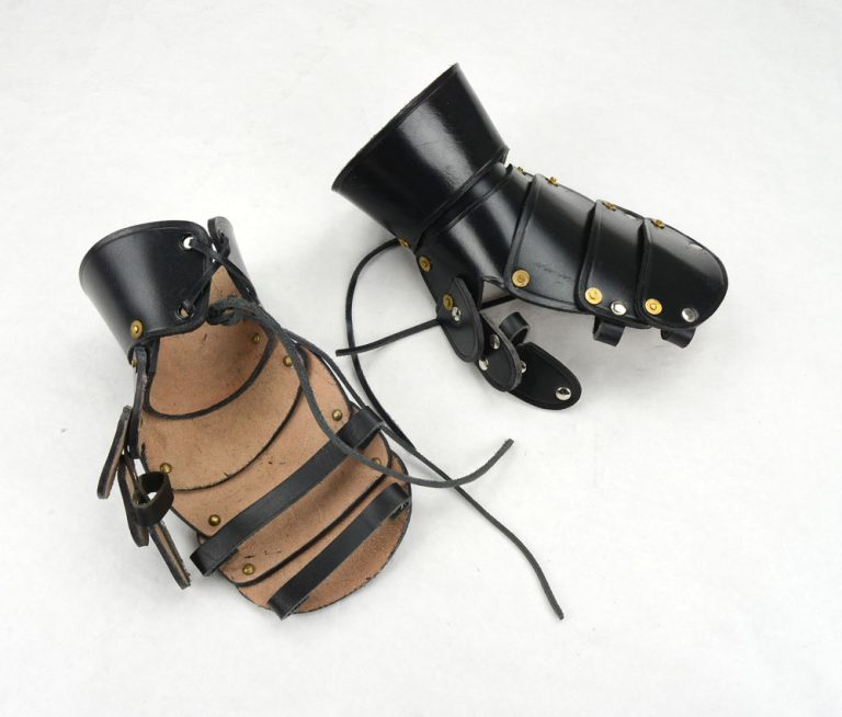 Leather Clamshell Gauntlets