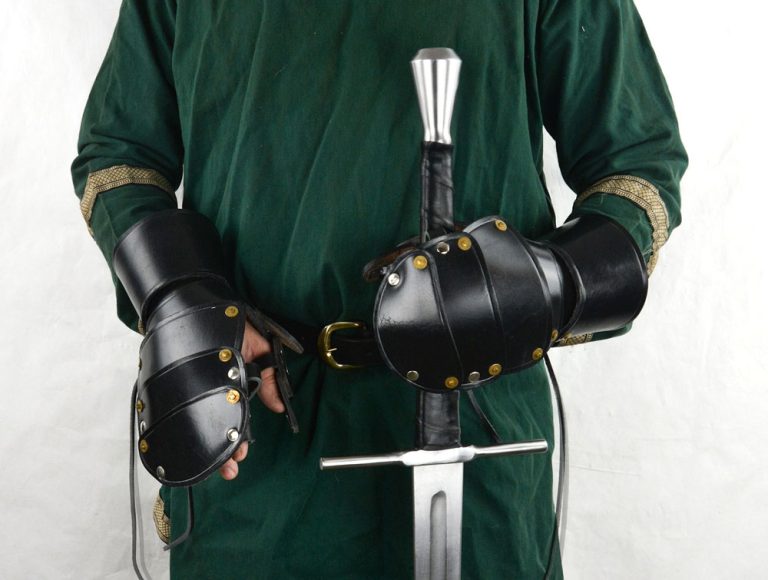 Leather Clamshell Gauntlets