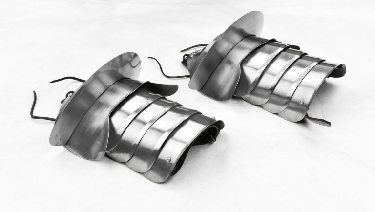 Plate Pauldrons with Blade Breakers