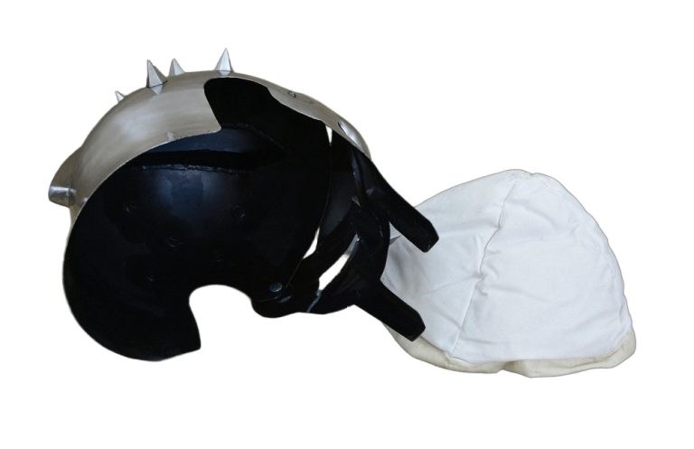 Gladiator Helm with Spikes - 18 Gauge