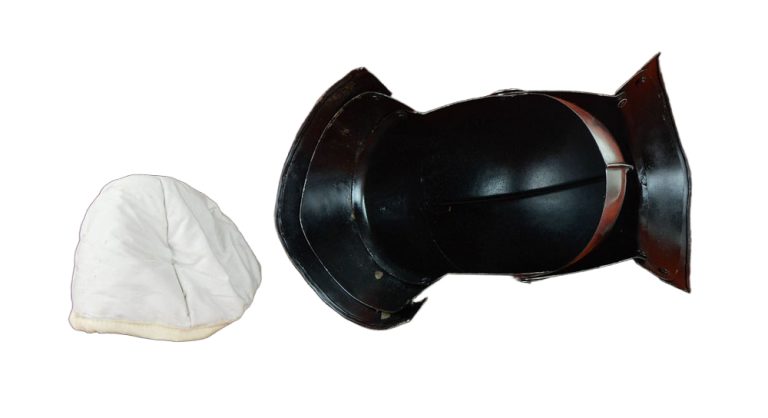 16th Century English Close Helm - 16 Gauge