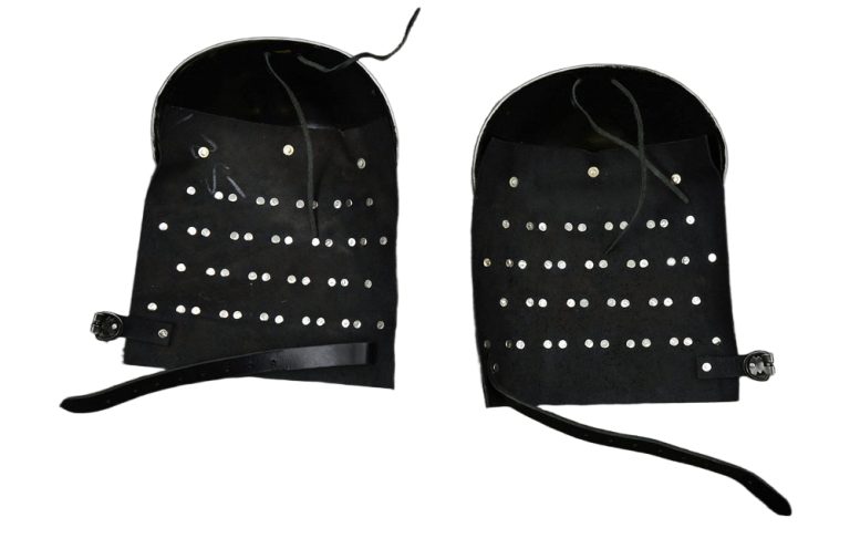 Pauldrons with Scale Armor - 18 / 20 Gauge