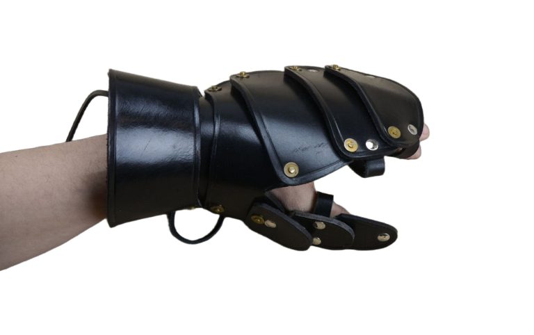 Leather Clamshell Gauntlets
