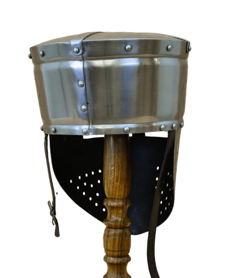 Templar Pot Helm with Faceplate - 18 Gauge