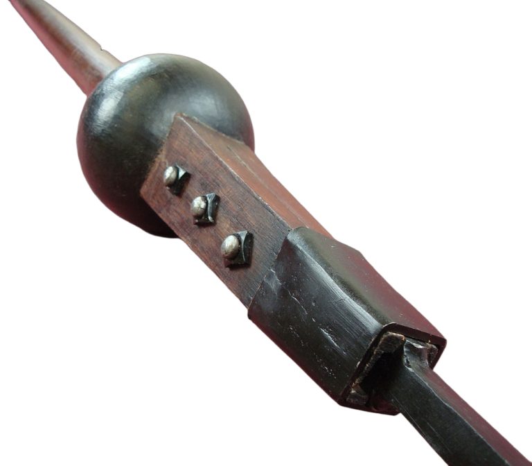 The Weighted Roman Pilum