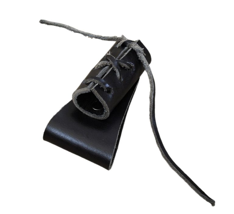 Vertical Dagger Frog - Black Leather