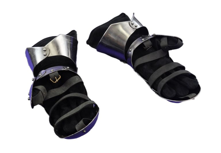 Clamshell Gauntlets