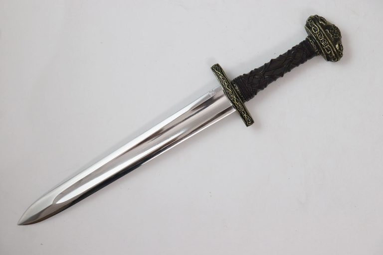 The Einar Dagger