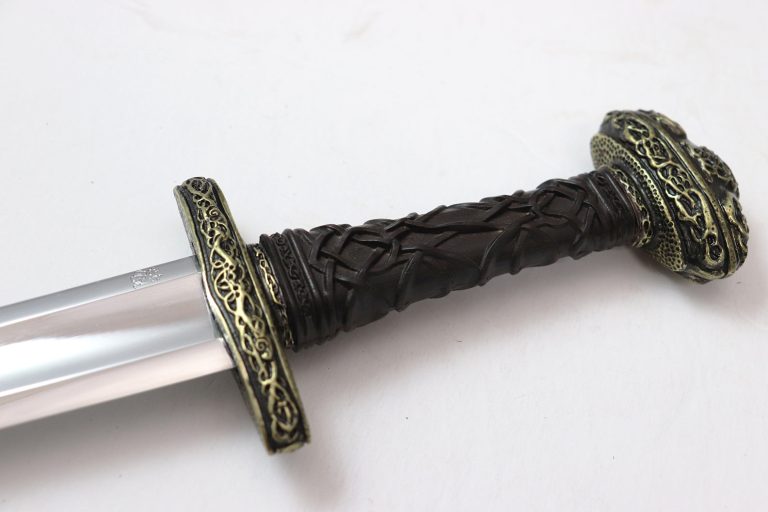 The Einar Dagger