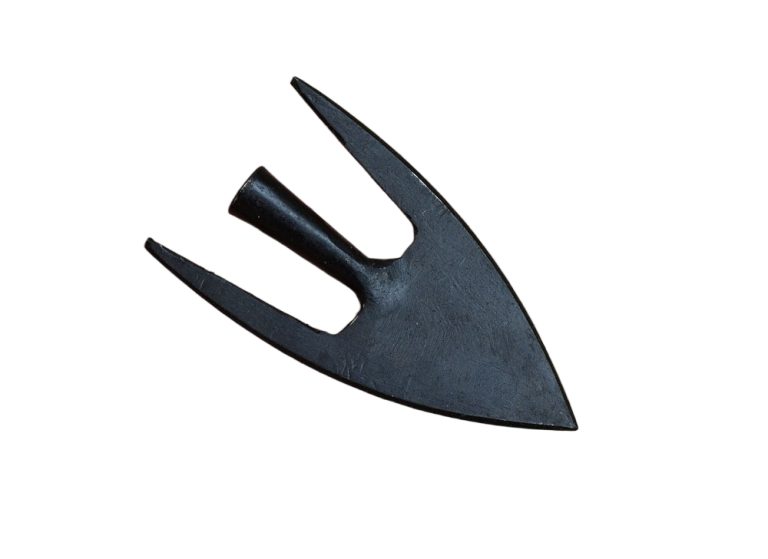 Large Curved Broadhead Arrowhead