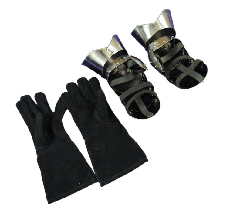 Clamshell Gauntlets