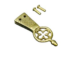 This solid brass Medieval Belt chape with its prominent Quatrefoil design is reminiscent of the rosettes and styling of the grand Gothic Cathedrals. It is a fitting end for a thinner, period-accurate Medieval belt and works equally well for both sexes. It comes with two brass rivets which can be used to mount the chape to your leather belt.
