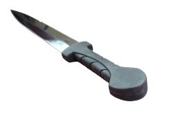 Another all purpose function knife in the Windlass Cobra Steel line! This survival knife features a sharpened steel blade, fully tempered in state-of-the-art computer controlled ovens. to a Rockwell hardness of 48-52 so it will flex in a cut and come back for more. Features a rugged hard rubber mold-over grip that is highly detailed for a positive, shock absorbing hold. Based on the traditional Kindjal, one of the best overall patterns and proven over a long history of use, this is an excellent self defense knife. Includes a leather belt sheath.