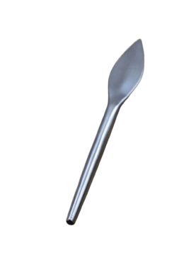 This leafblade arrowhead is crafted from high carbon steel and is unsharpened.