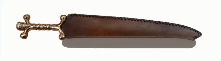 Celtic Bronze-Hilt Dagger