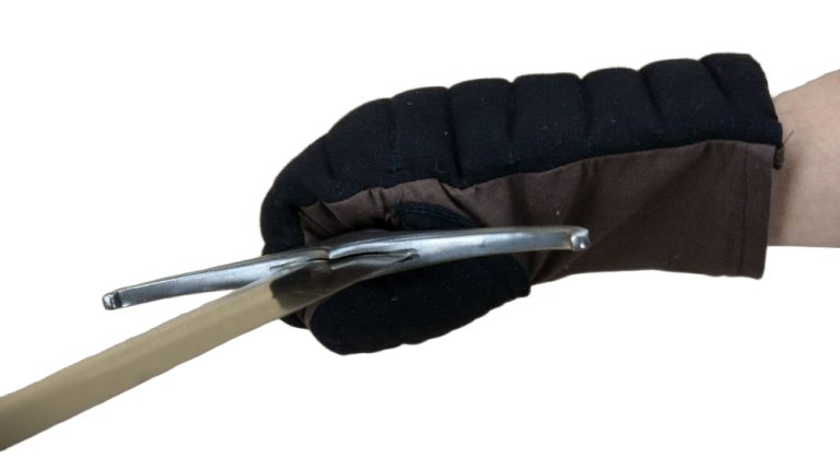 Padded Gambeson Mitten Gauntlets - Black