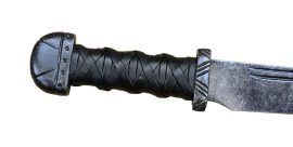 The Maldon Seax of the Windlass Battlecry Collection has a sharpened blade of 1065 high carbon steel that has been tempered to a hardness in the low 50s HRC. The guard and pommel are steel and the grip is overlaid in knotted bands of supple black leather. The blade and hilt have been finished with an antiqued-blued finish.
The scabbard is crafted from leather and fitted with a steel chape and throat with matching antiqued-blued finish. A hinged belt loop is integrated onto the scabbard.