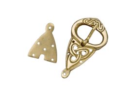 Create your own Viking style belt with this matched buckle and chape set – hand cast in solid brass, this buckle and chape can be riveted to your own leather belt. Riveting hardware is not included.