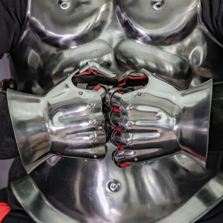 Functional Hourglass Gauntlets Set