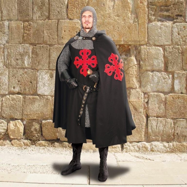 Hooded Cape of the Crusader