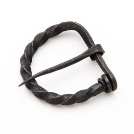 This hand forged, twisted iron medieval belt buckle is a great all around buckle for the nobility and peasantry alike. Fits up to a 1-3/4" belt    Approx. 2-3/4"x 2-1/2"  