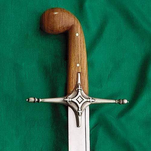 Curved blade scimitar for combat and display.