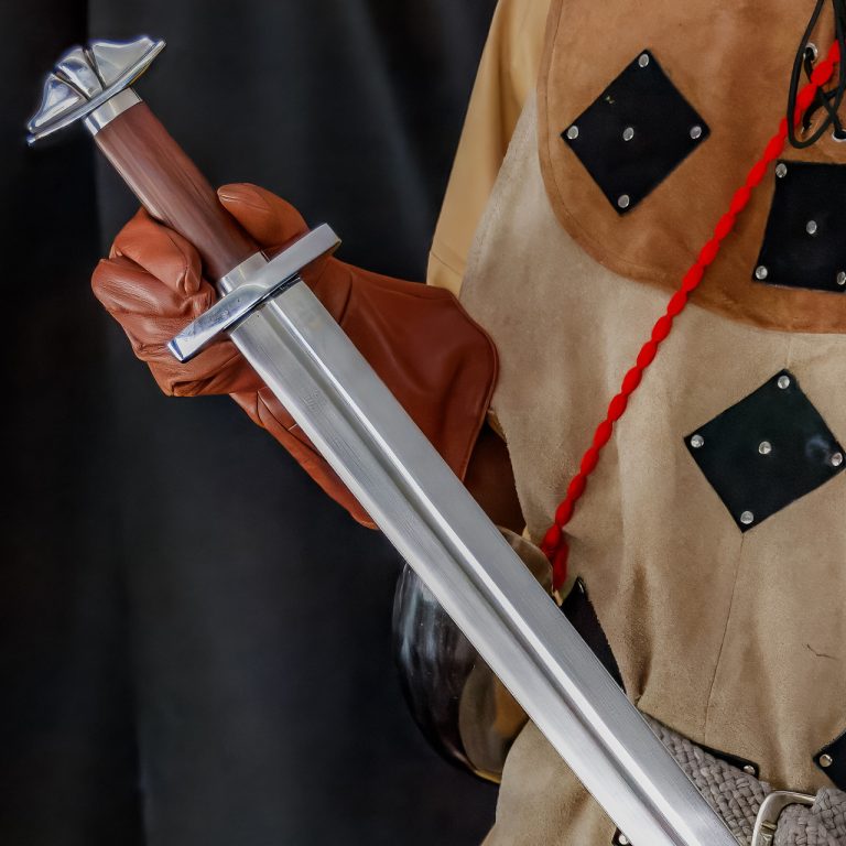 Viking Sword with EN45 Steel Blade and Fittings