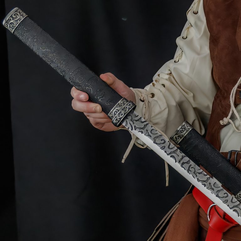 Japanese Ninjato – Full Tang with Leather Saya