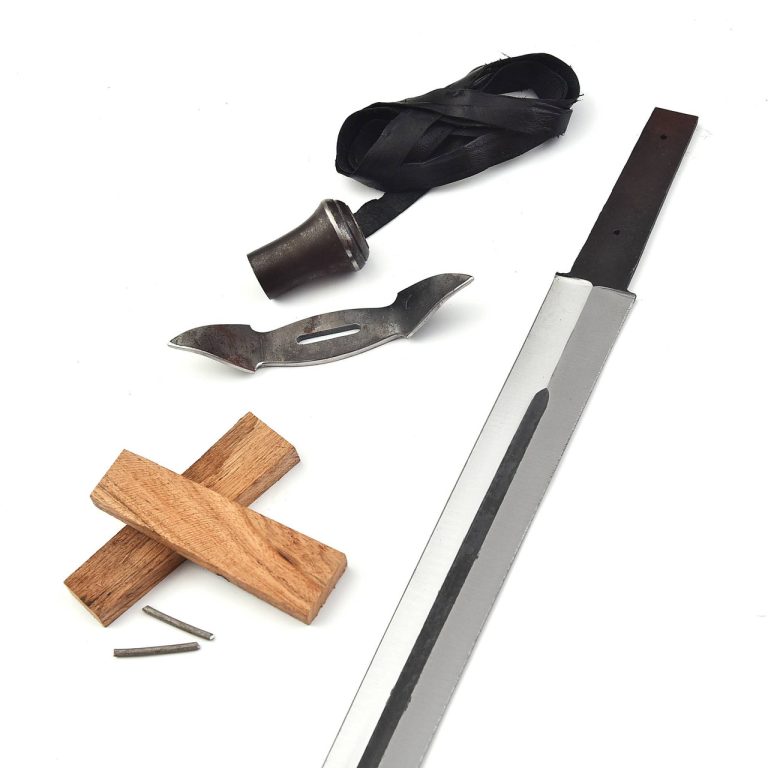 High Carbon Spring Steel Double-Edged Sword with Sheath