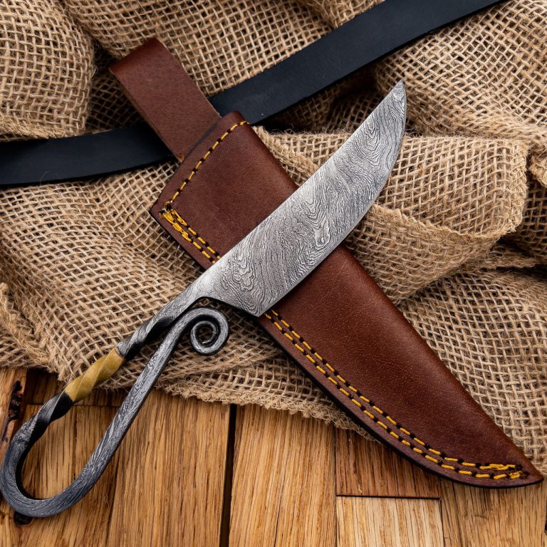 Medieval Full Tang Damascus Knife