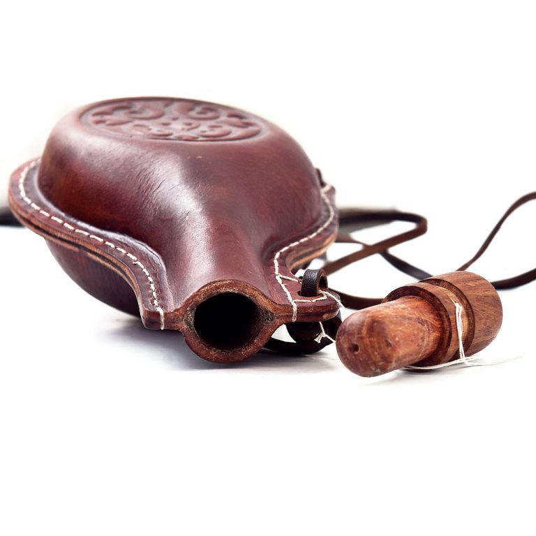 Celtic Emblem Leather Water Bottle 36oz