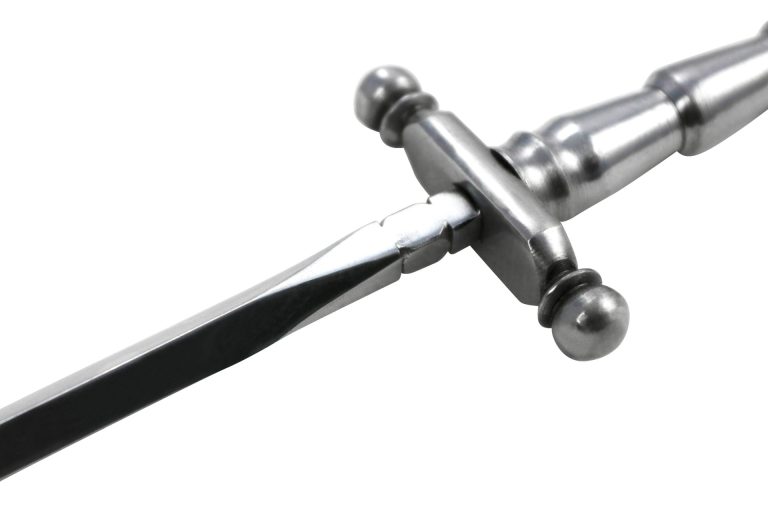 Stiletto dagger with tapered blade.